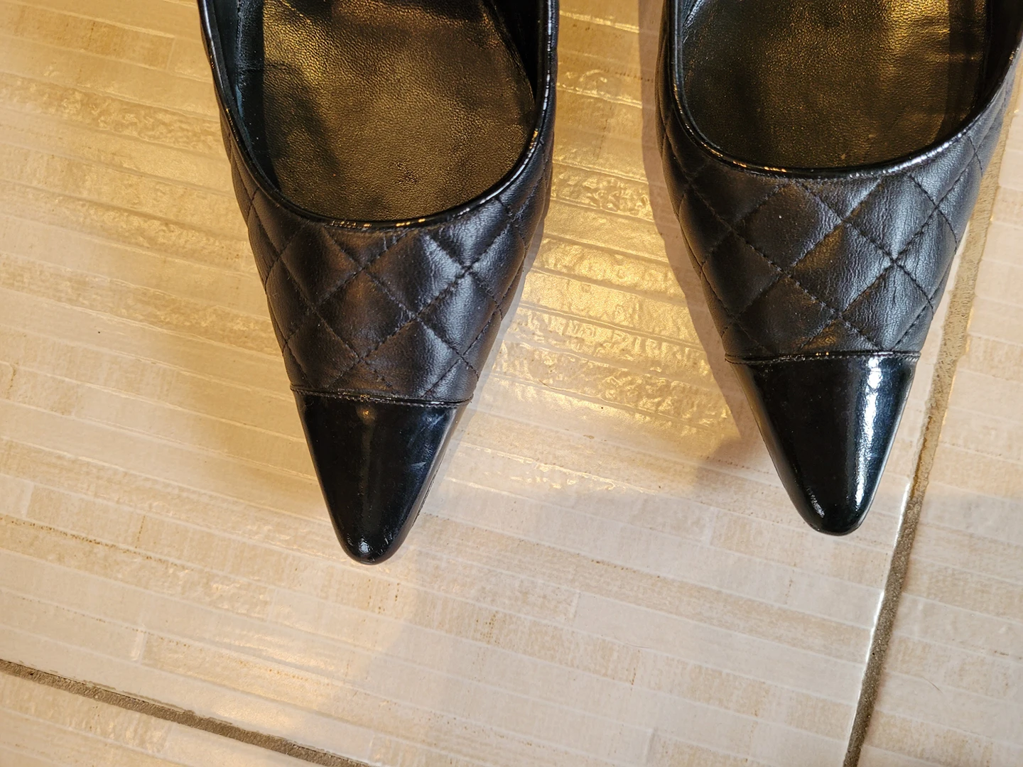 Manolo Blahnik black leather pumps - photo 3