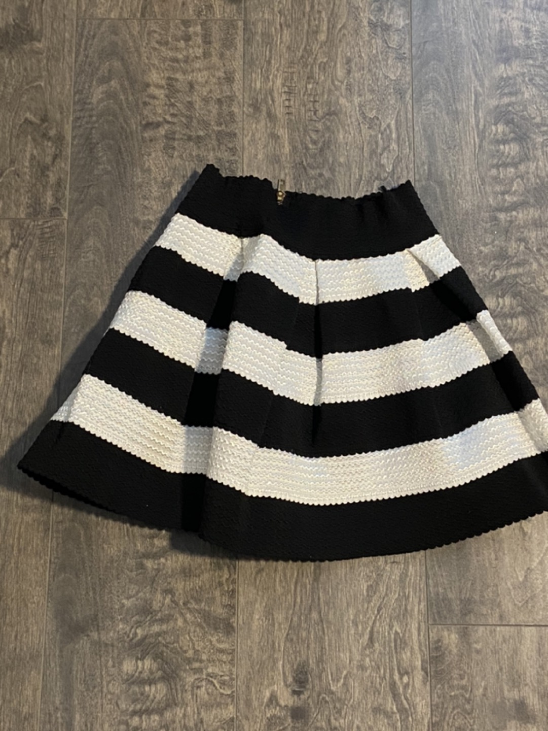 Skirt thumbnail