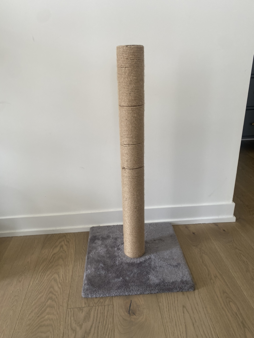 Cat scratching post