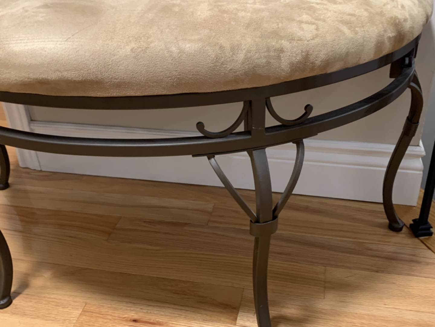 Bench - photo 2