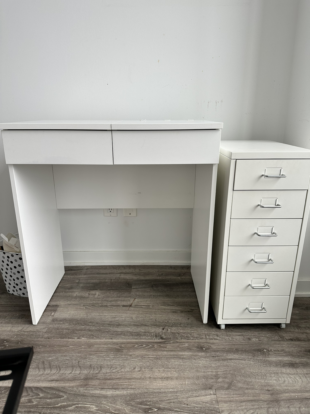 Rolling Chest of Drawers for Sale image indicator(4)