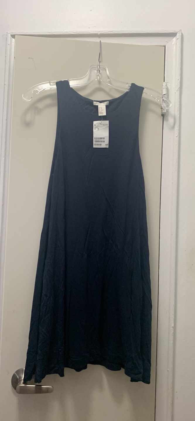 New With Tags!! Size small H&M thumbnail