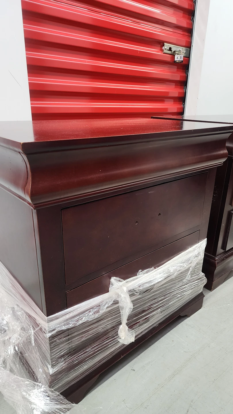 Vintage dresser and 2 bed side table - photo 2