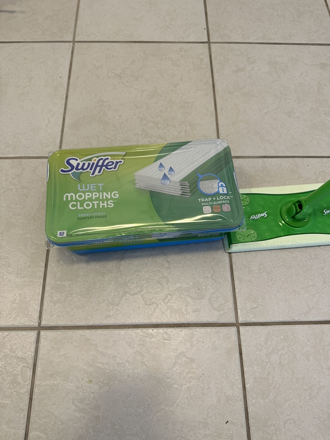 Swiffer + Box of 30 Wet Cloths - photo 2