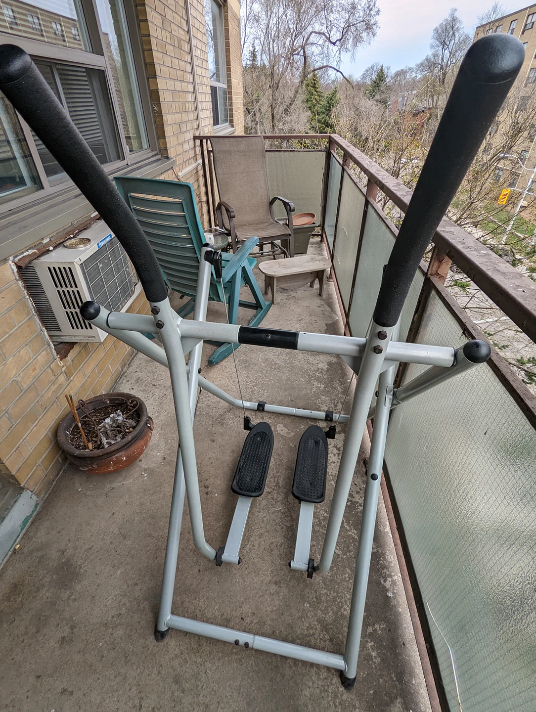 Easy 'Gazelle Edge' Glide Strider Exercise Equipment