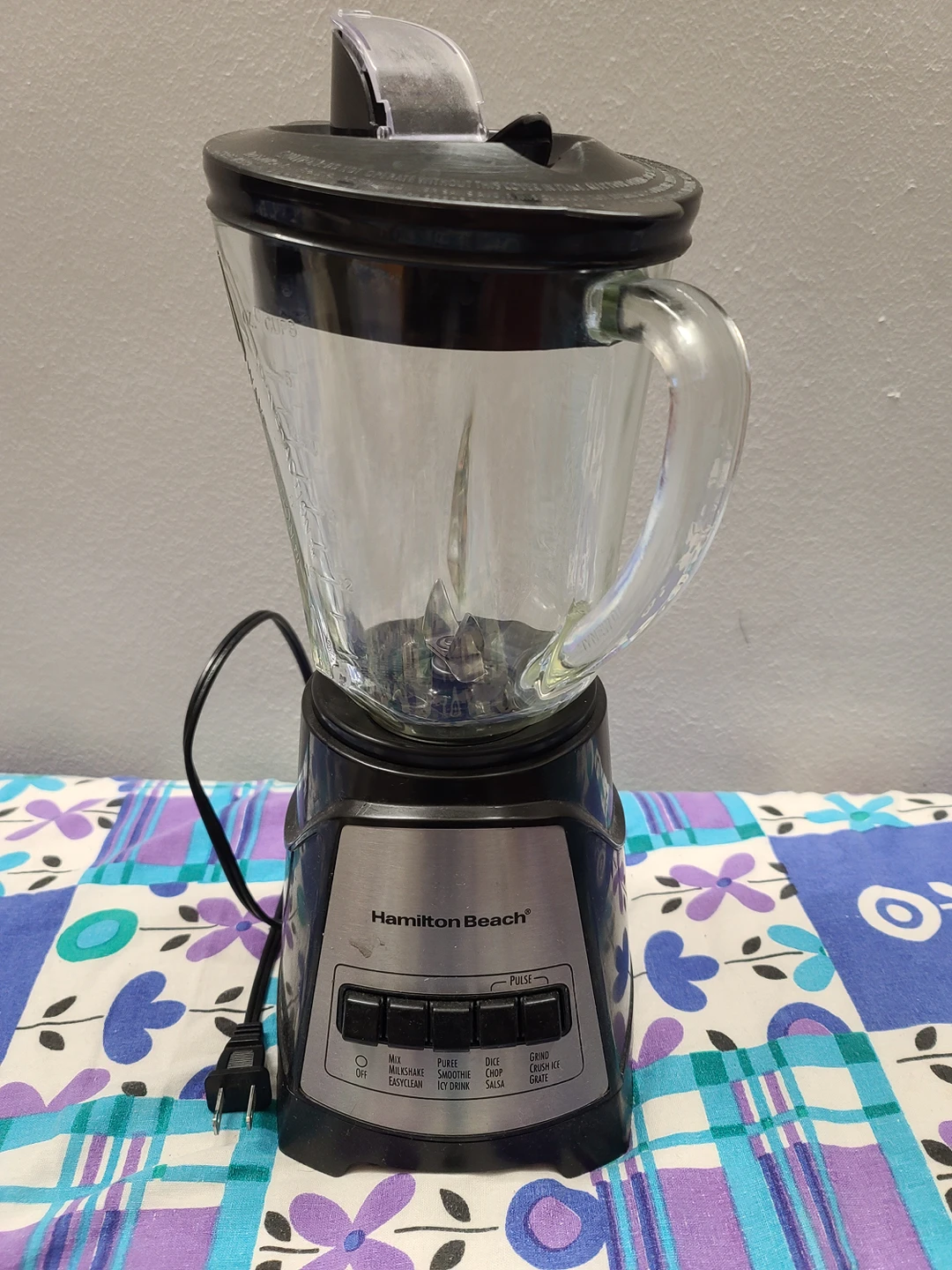 Hamilton Beach Multi-Function Blender in excellent condition. thumbnail