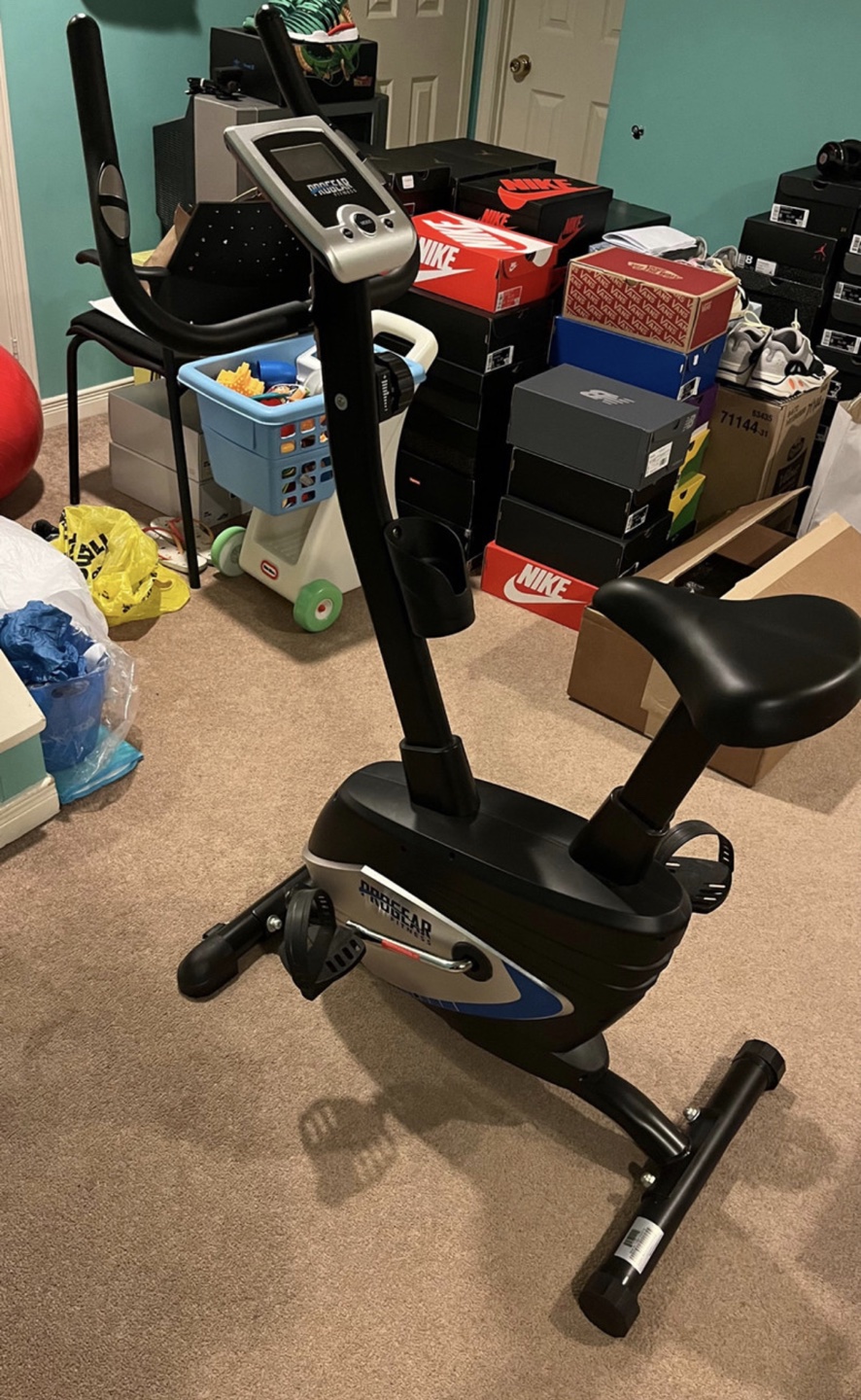 PROGEAR 250 Compact Upright Bike with Heart Pulse - photo 5