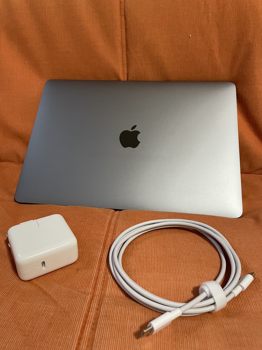 MacBook Air 2019, i5, 13-inch