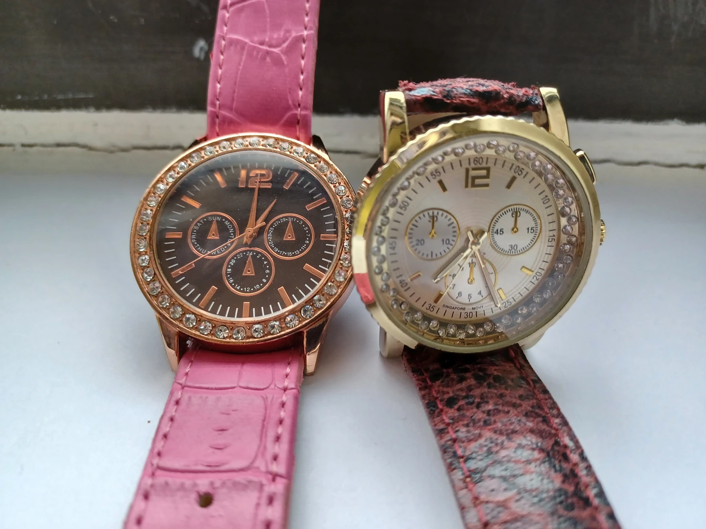 2 Women's wristwatches