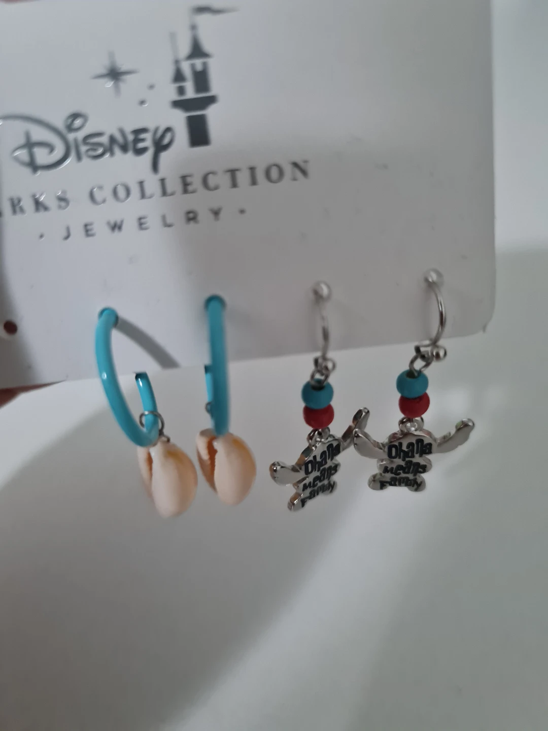 #Freecycle new Mini coinholder keychain/ Disney parks earings. image indicator(4)
