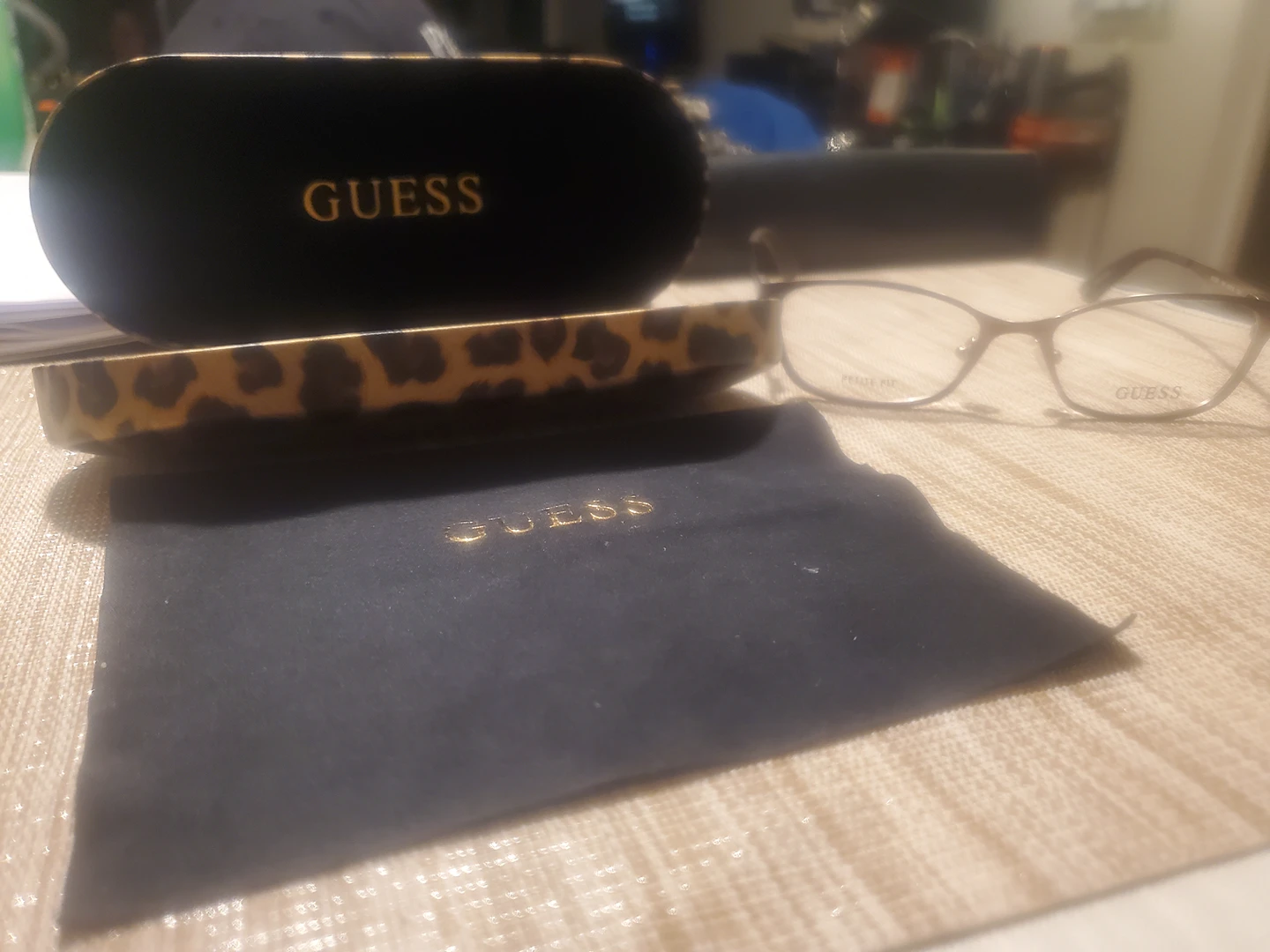 Guess glasses frames petite image indicator(6)