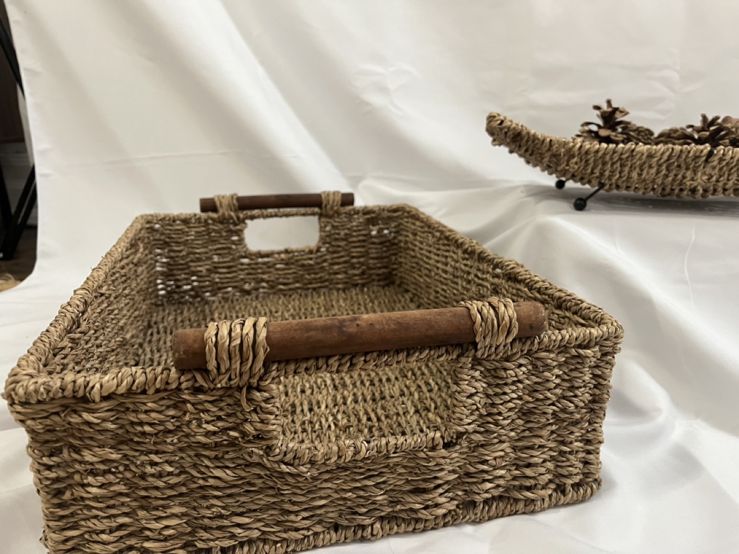 3 Jute Woven Trays with stand/Wooden handle - photo 2