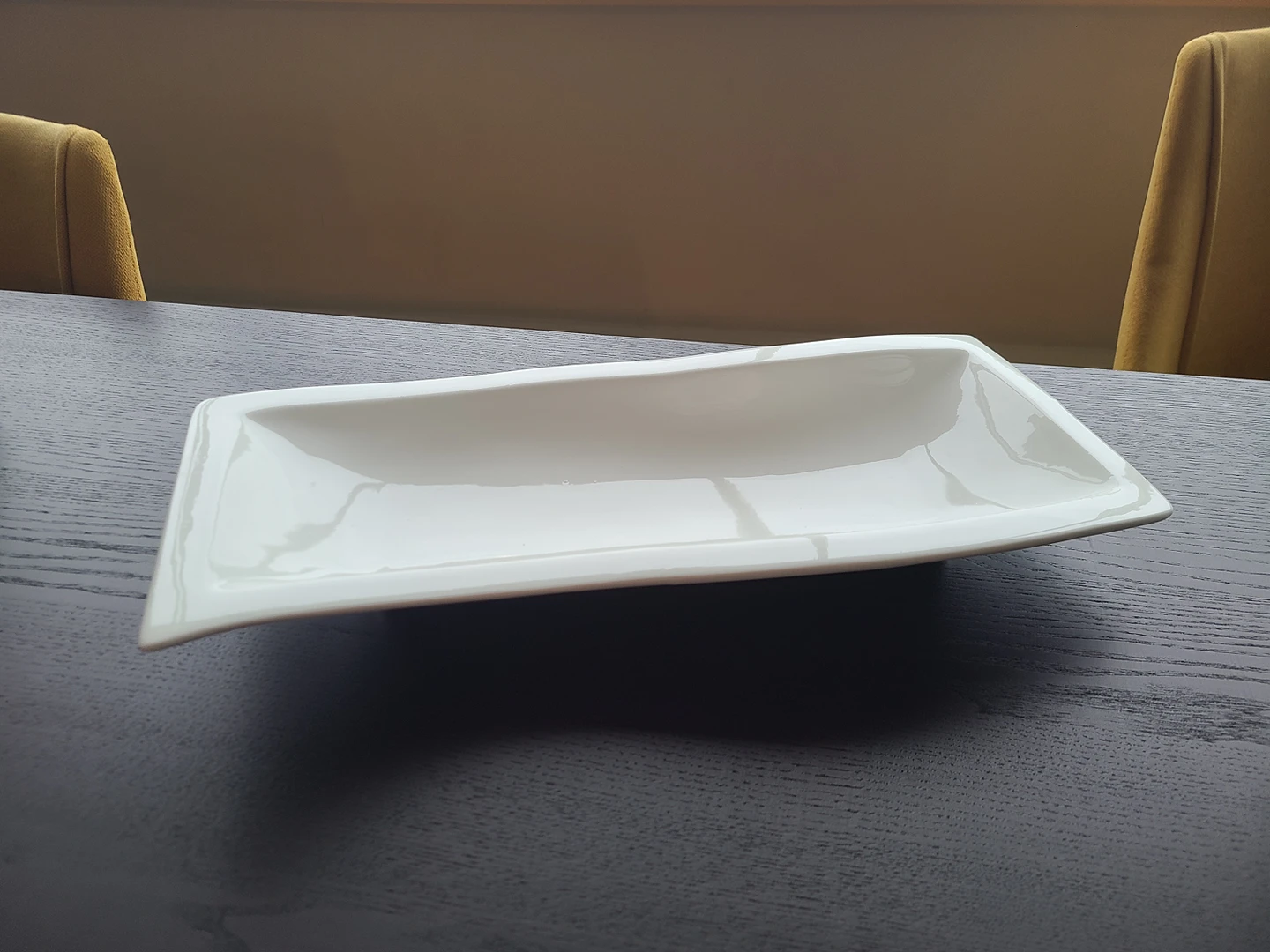 Serving plate