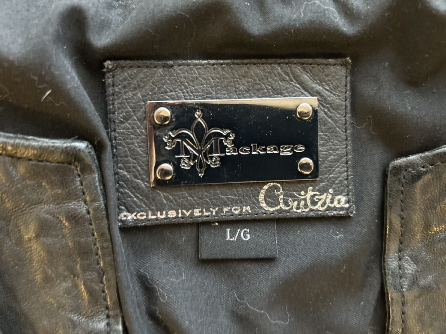 Aritzia Leather Jacket Never Worn - photo 3