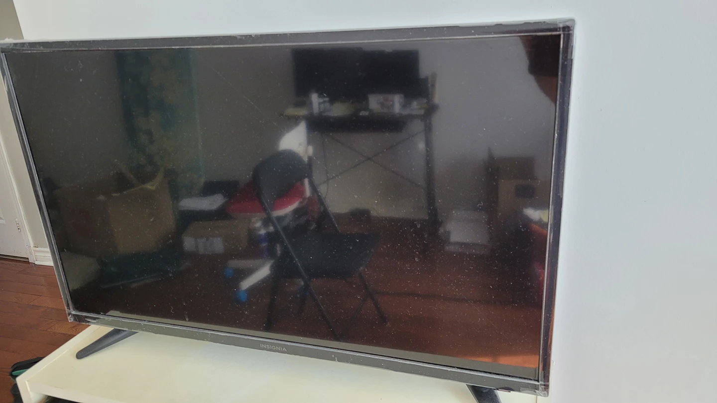 Insignia 32" TV thumbnail