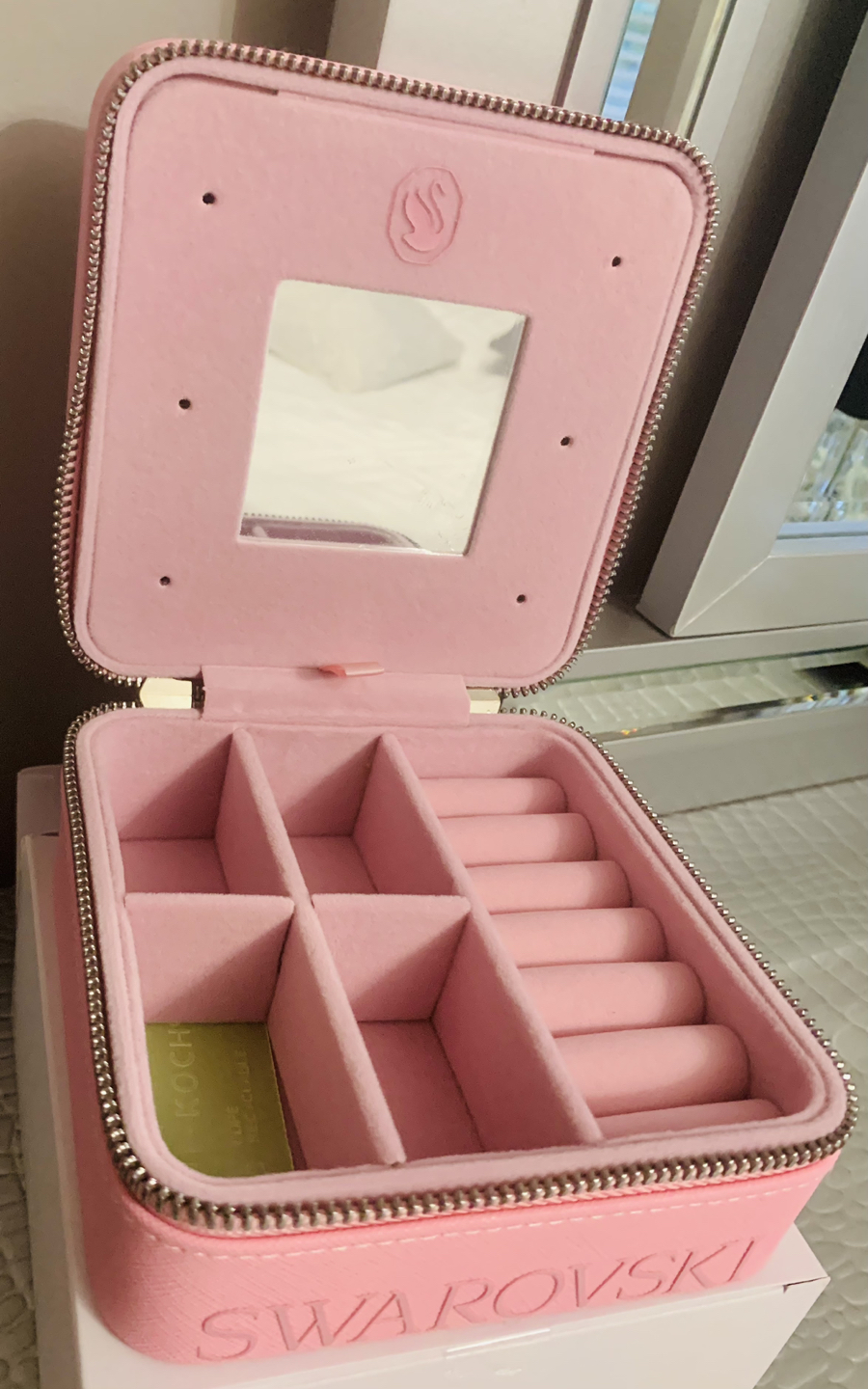 Iconic Swan Swarovski Pink Travel Jewelry Box - photo 2