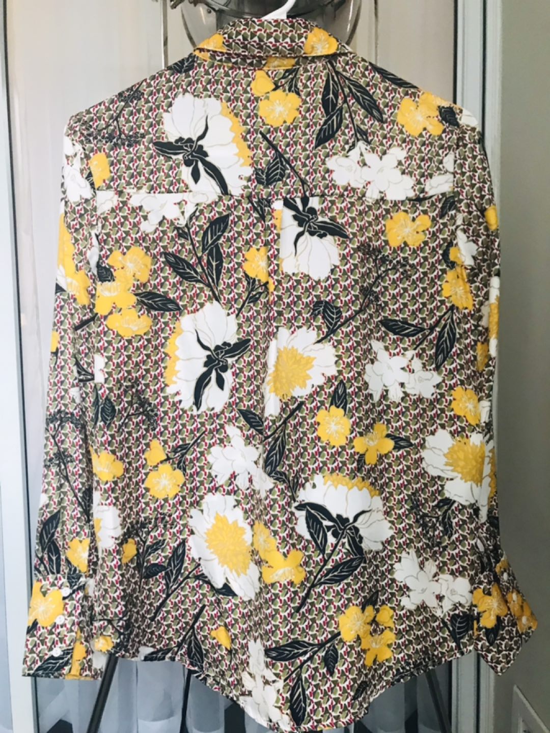 Floral button down shirt XS-S image indicator(3)