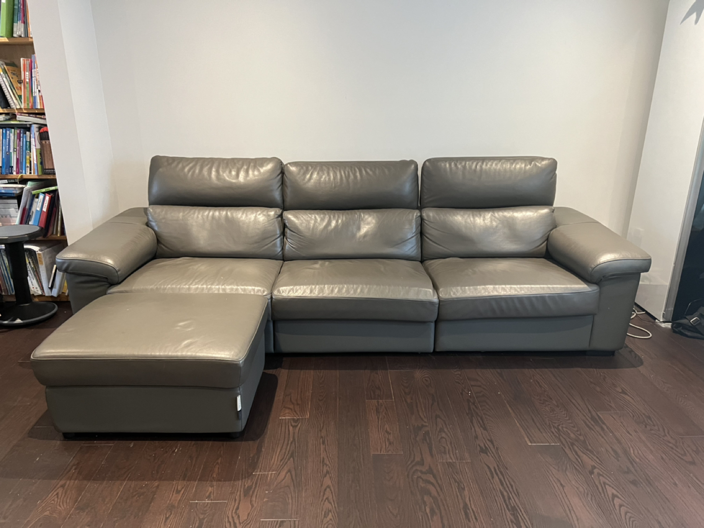 Leather adjustable headrest sofa