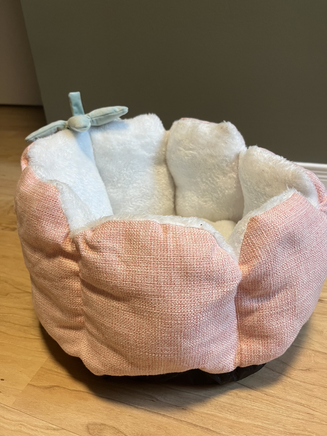 Fruit Cat Bed - Never used - photo 2