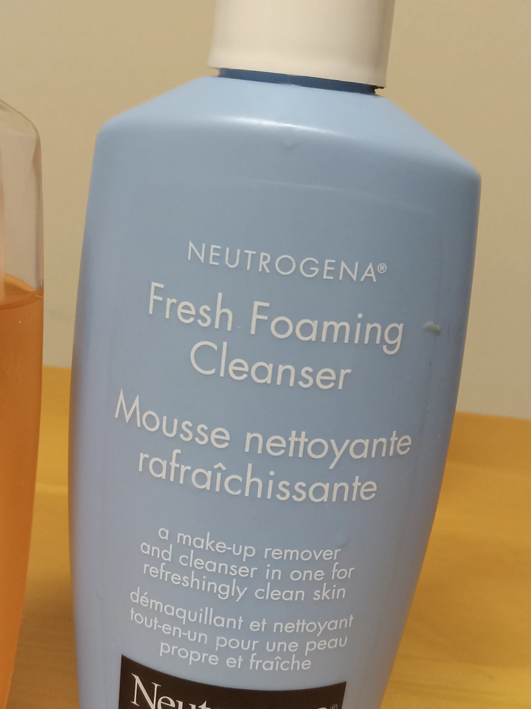 Neutrogena facial cleansers image indicator(2)