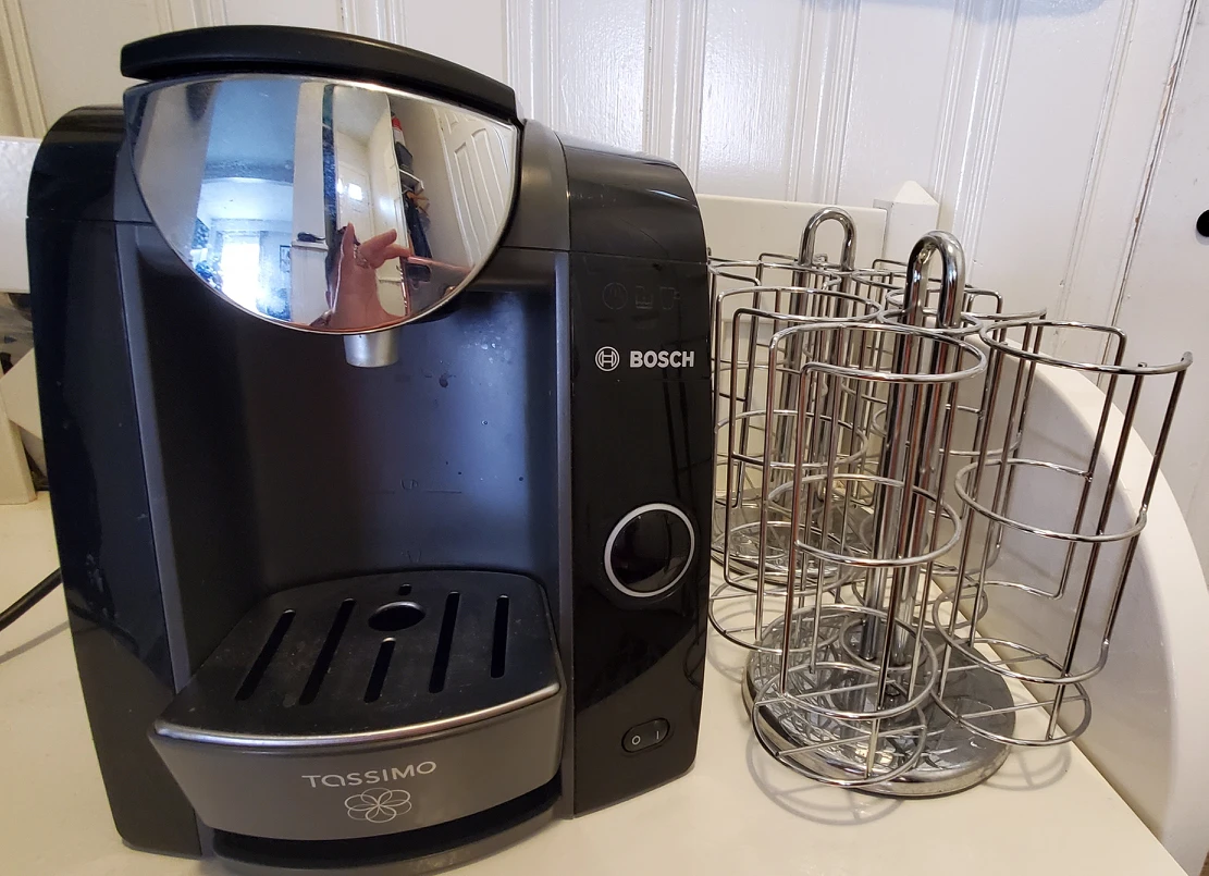 Bosch tassimo machine with 2pod racks thumbnail