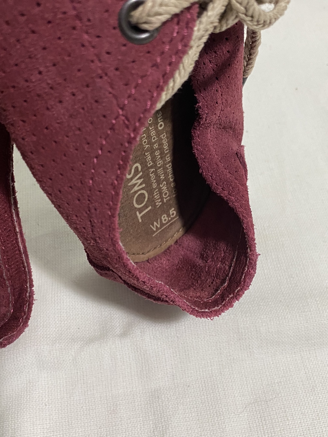 Toms Shoes Burgundy Size 8.5 image indicator(6)