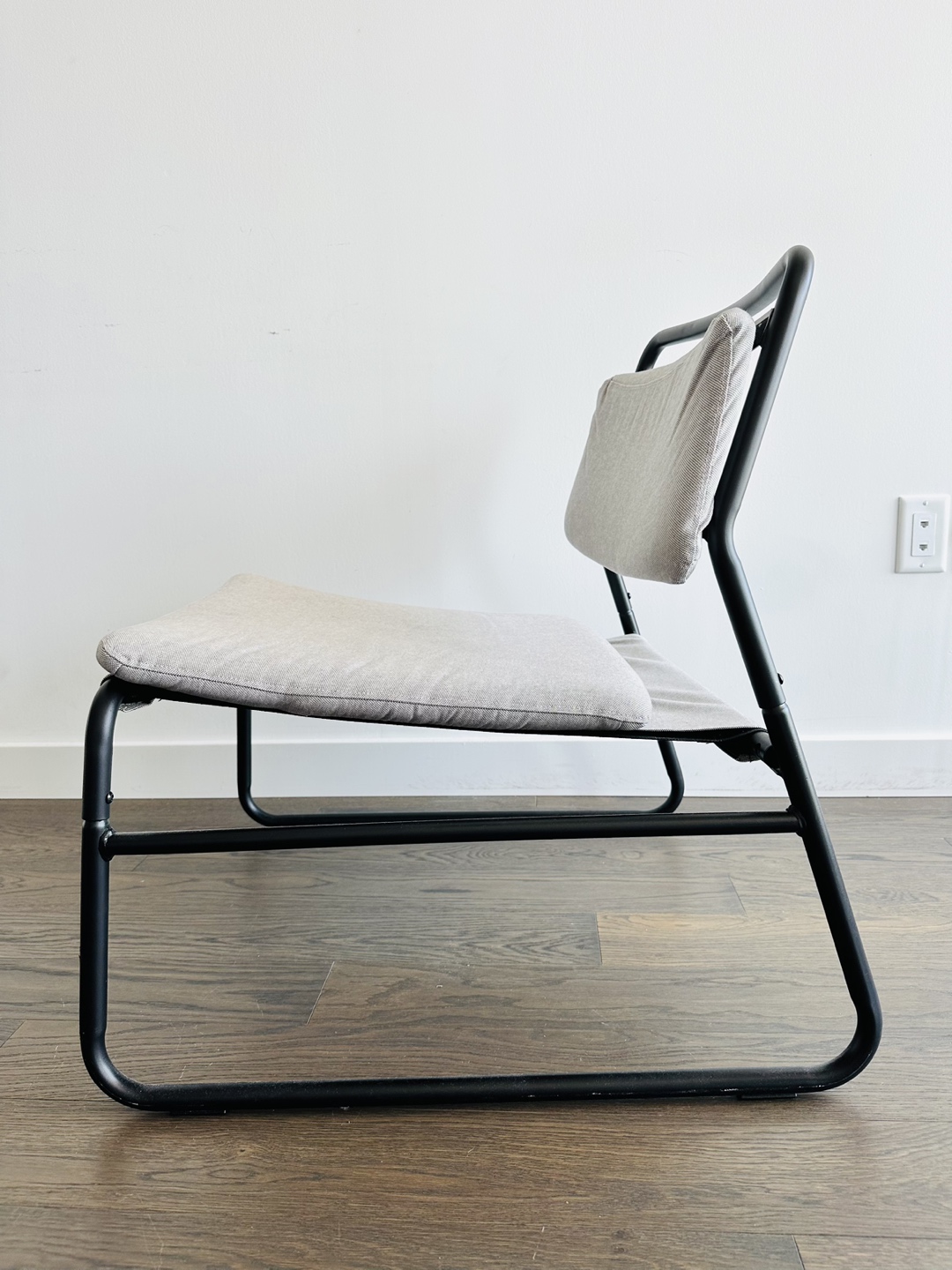 IKEA Linneback chairs, light grey image indicator(4)