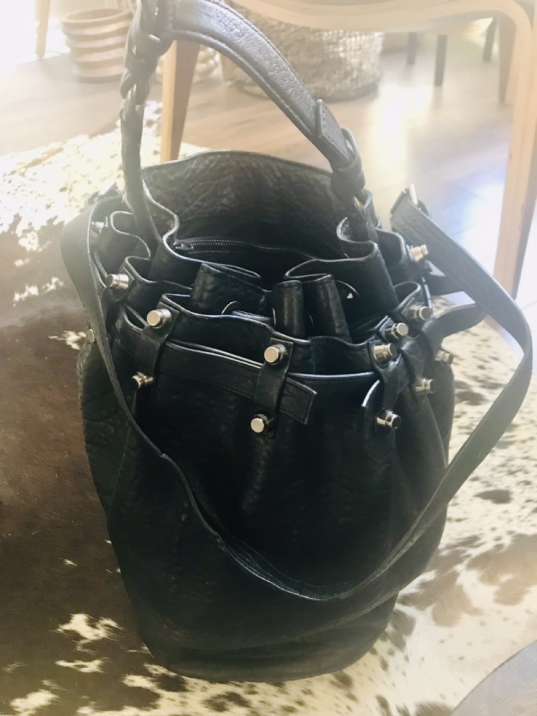 Alexander Wang Diego leather bucket bag M image indicator(4)