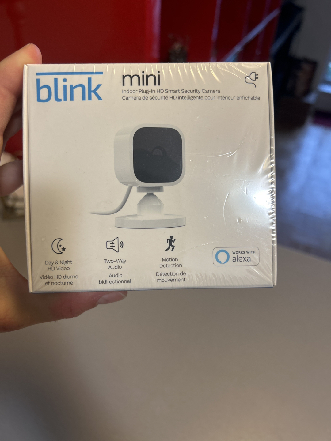 Blink Mini - Indoor Plug-in HD Security Camera thumbnail