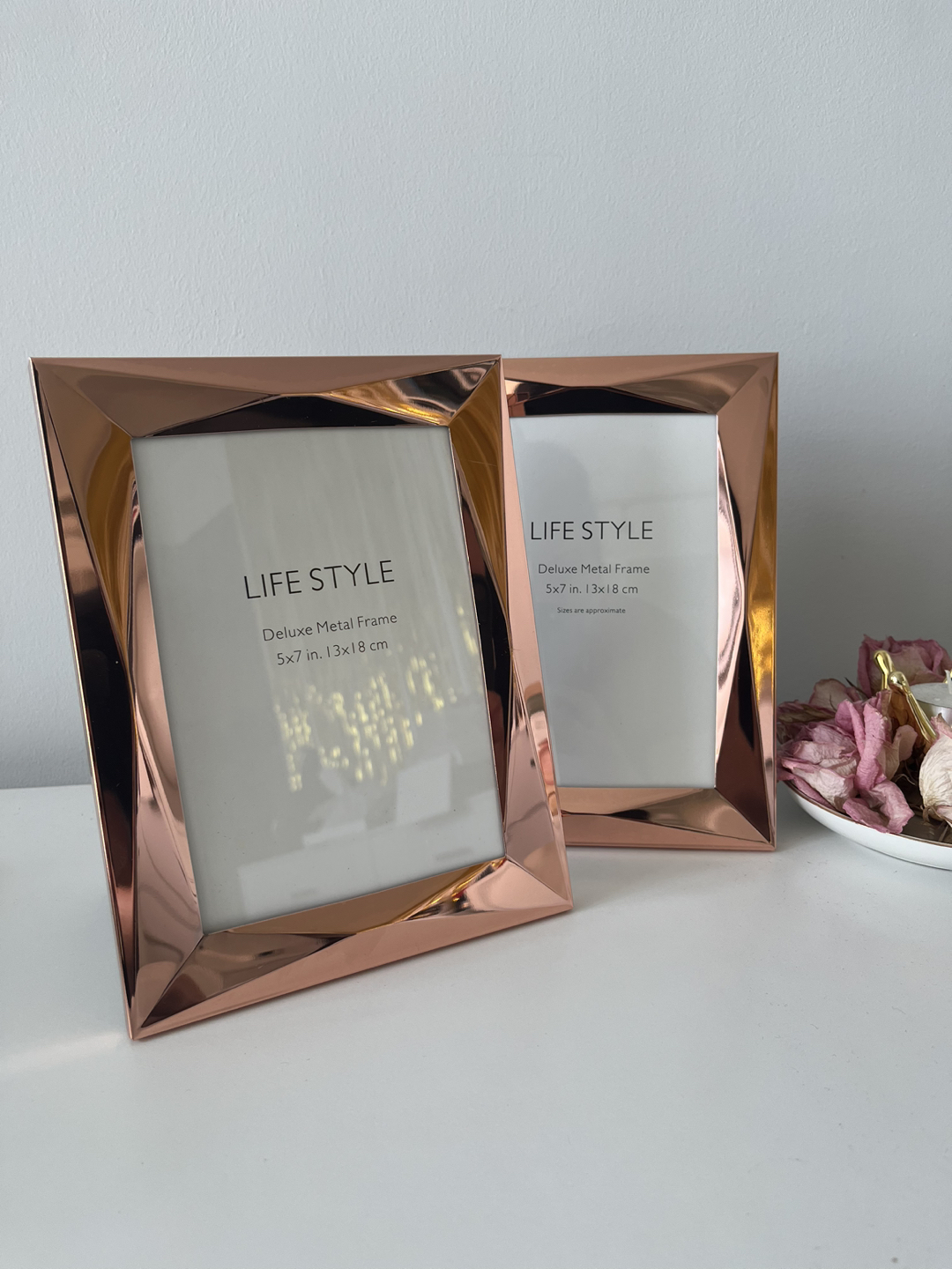 2 Rose gold 5x7 metal picture frames - photo 2