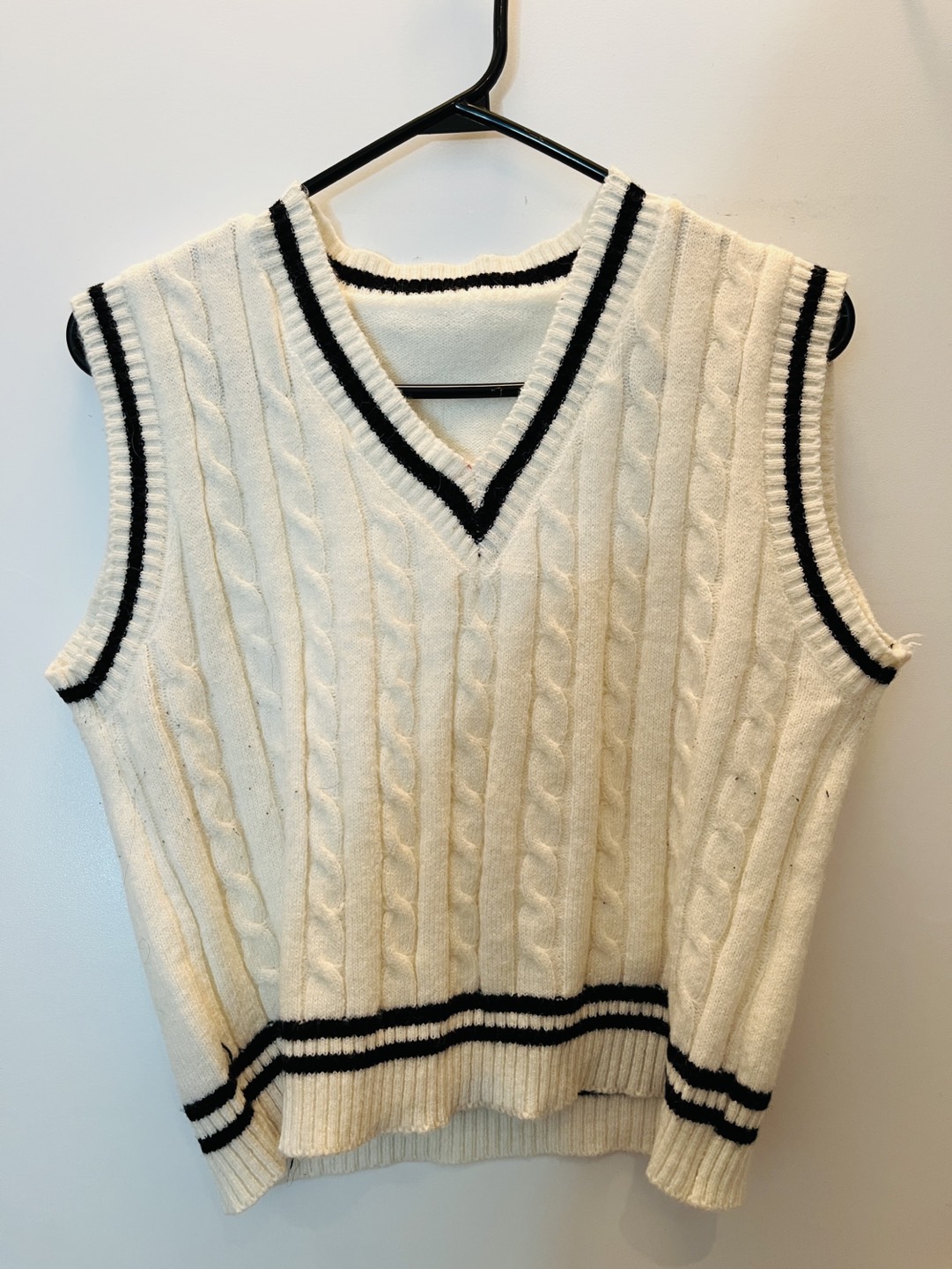 White knit vest for women thumbnail