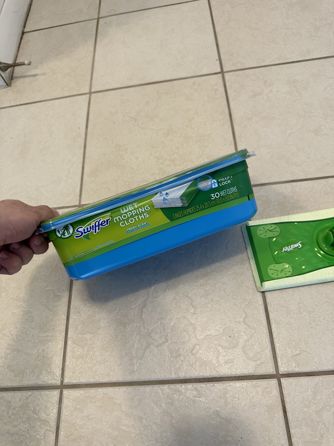 Swiffer + Box of 30 Wet Cloths - photo 3