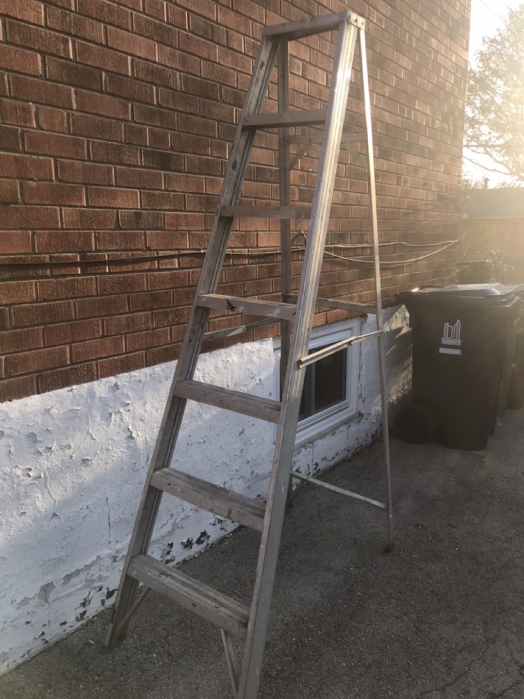 7 foot aluminum ladder