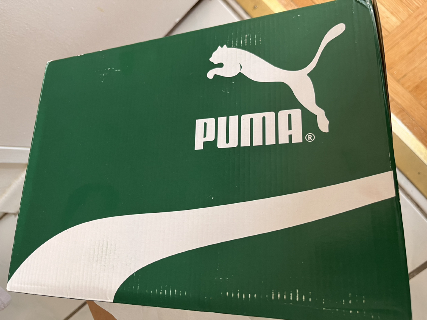 !!Brand New!! Puma 6 size sneakers (women size) - photo 2