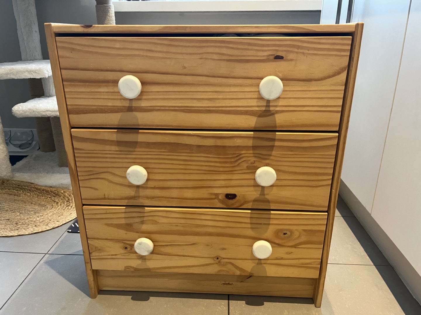 Dresser with marble knobs - photo 2