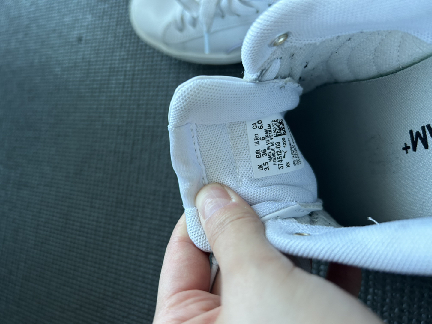 Puma white sneakers (Size 6) - photo 5