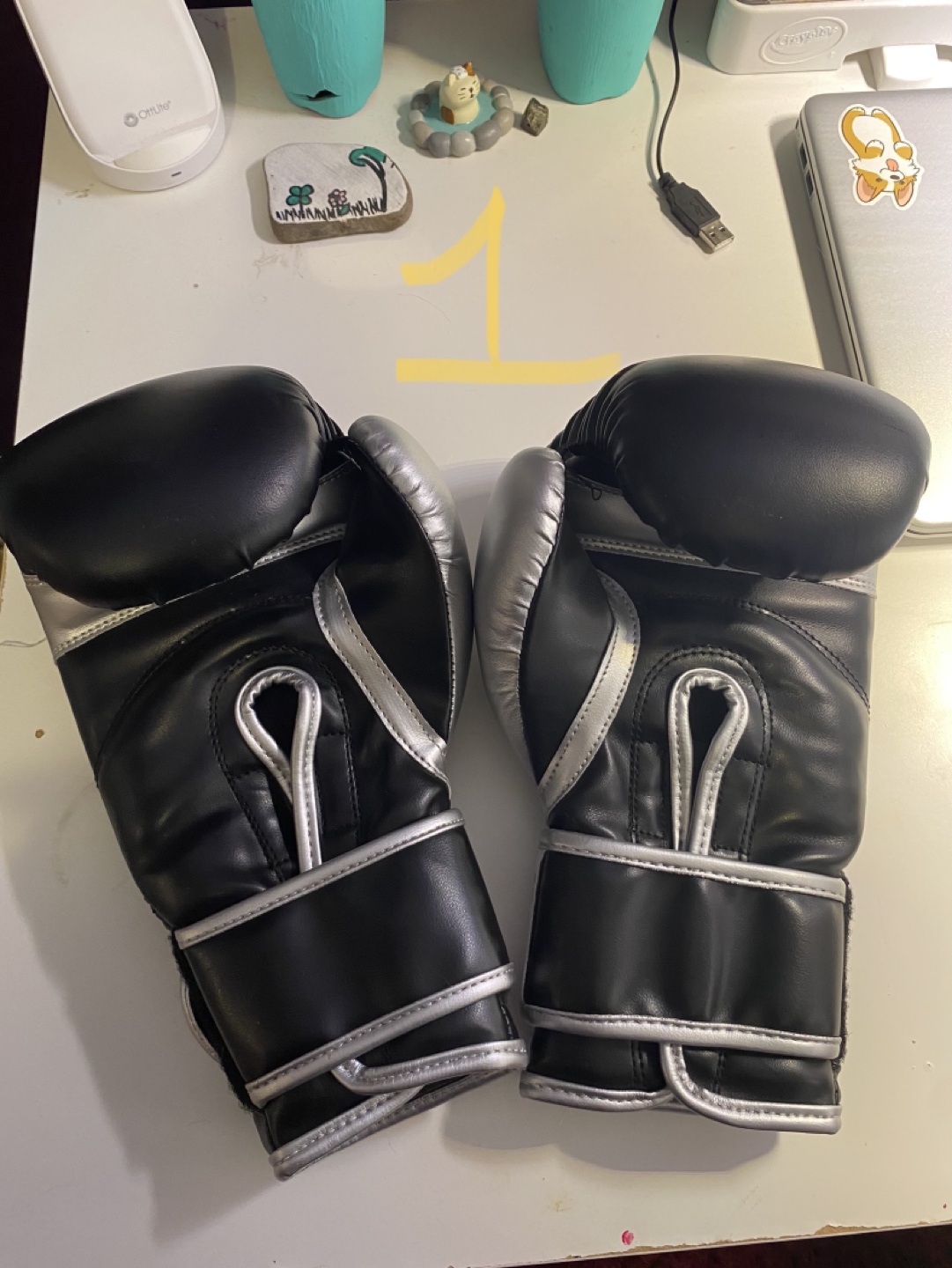8 oz boxing gloves - photo 3