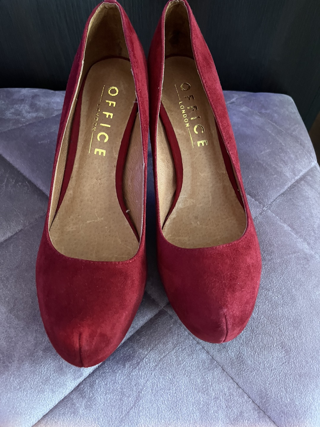 Red suede heels, size 8.5 new image indicator(4)
