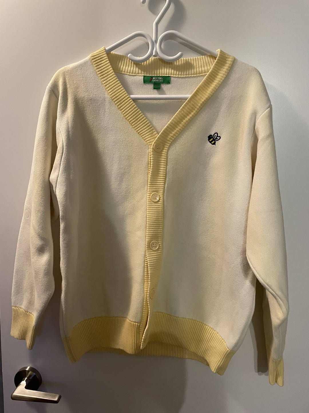 Cardigan thumbnail