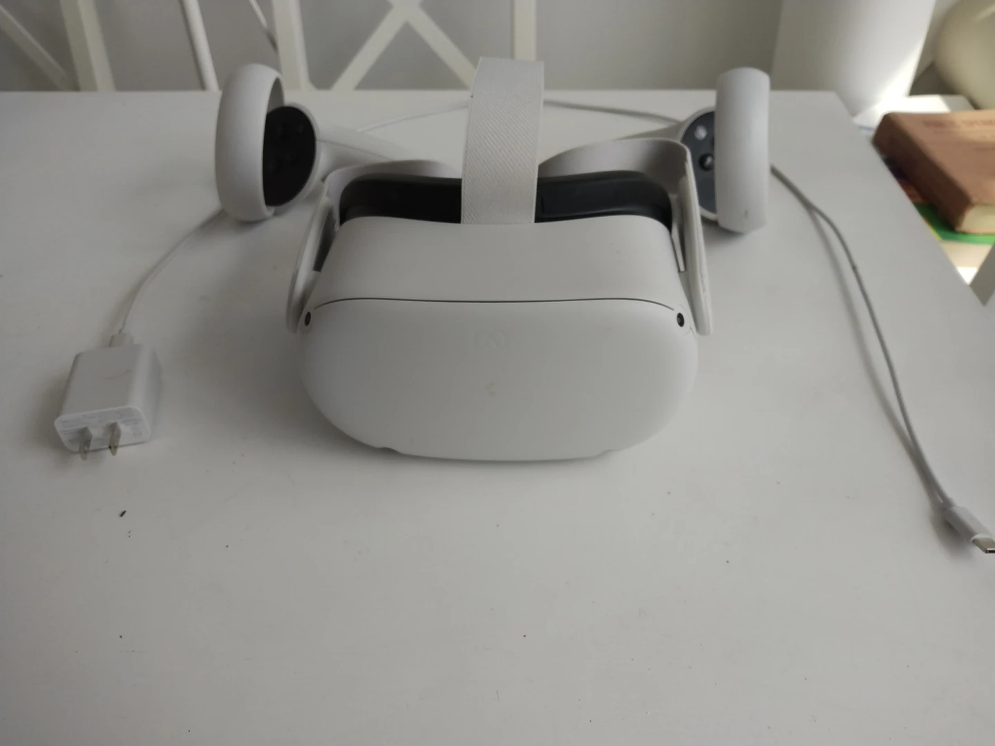 Oculus Quest 2 Meta 2 Complete Original Cleaned thumbnail