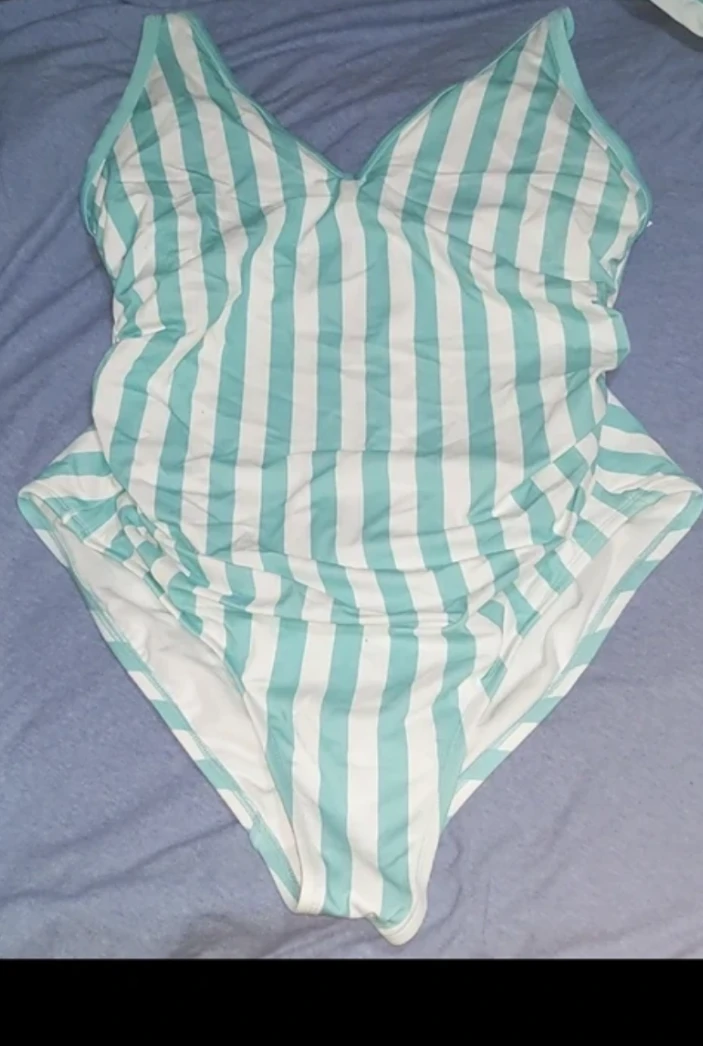 plus size swim suits image indicator(3)