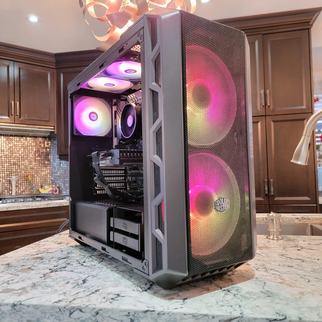 CUSTOM GAMING PC - Ryzen 5 2600 / GTX 1660 6GB SUPER / 16GB RAM