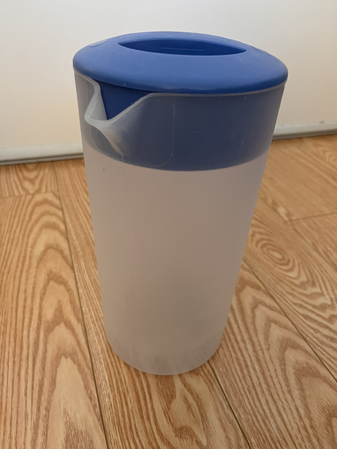 Rubbermaid Plastic Pitcher 2L thumbnail