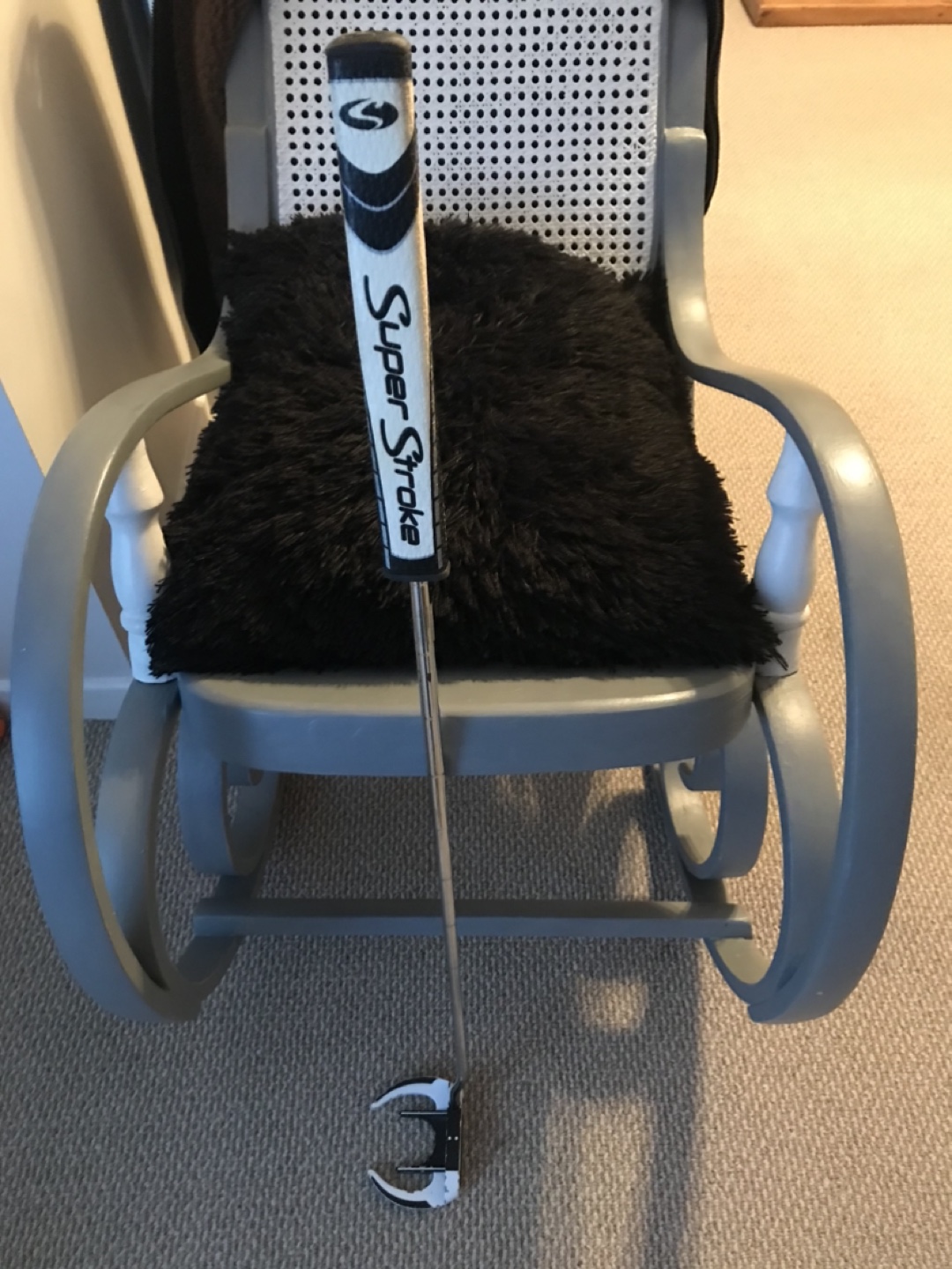 Men’s right handed versa odyssey sabertooth putter. thumbnail