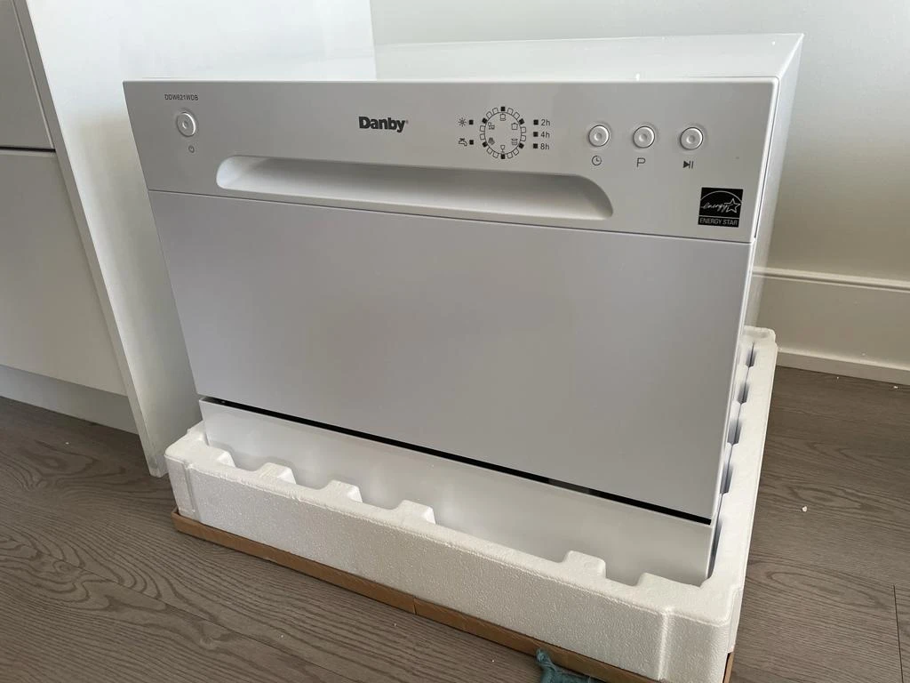 6 months old Danby Countertop Dishwasher
