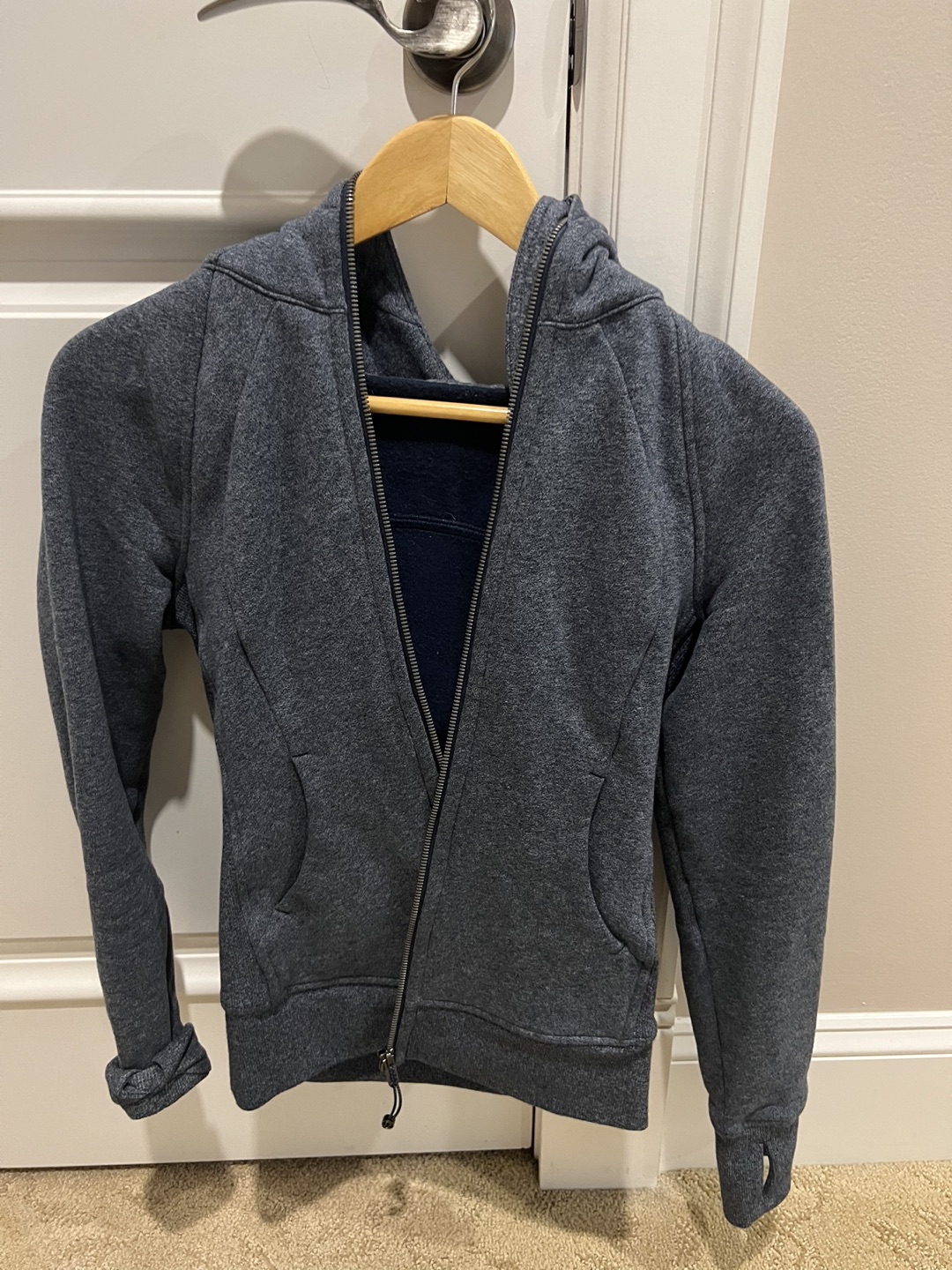 Lululemon hoodie image indicator(2)