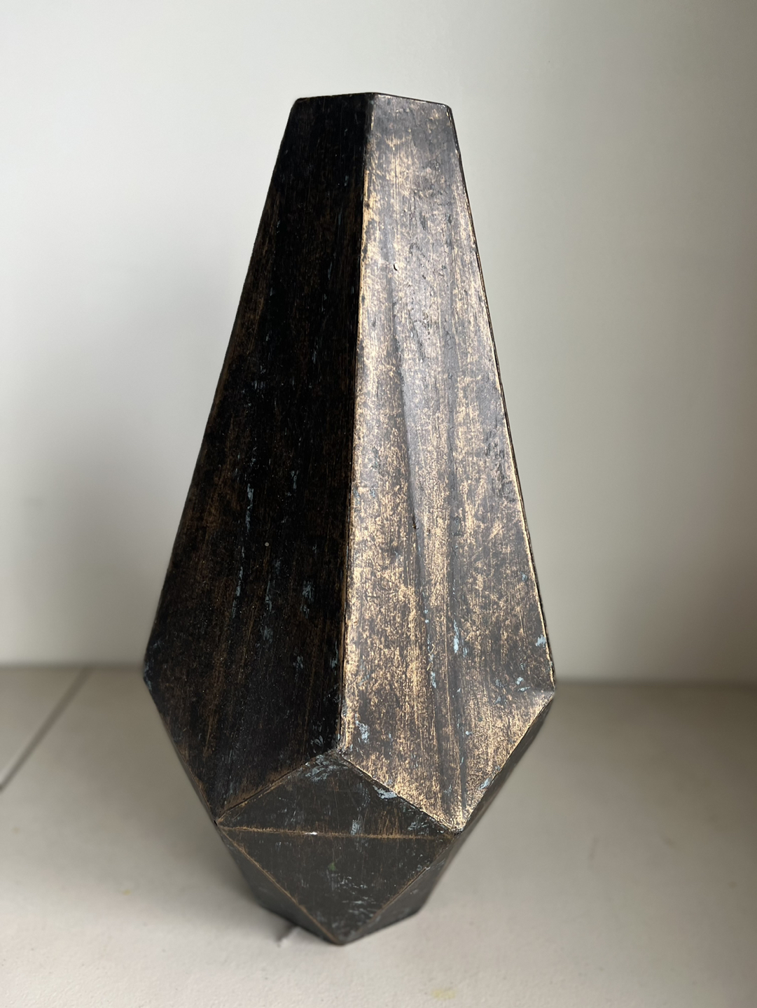 Leons Metal vase