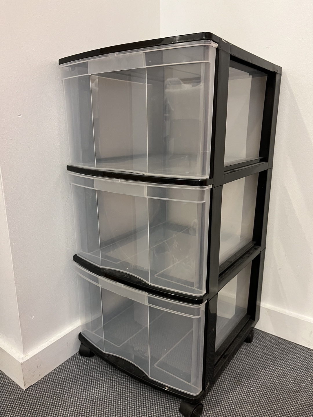 Plastic drawers thumbnail
