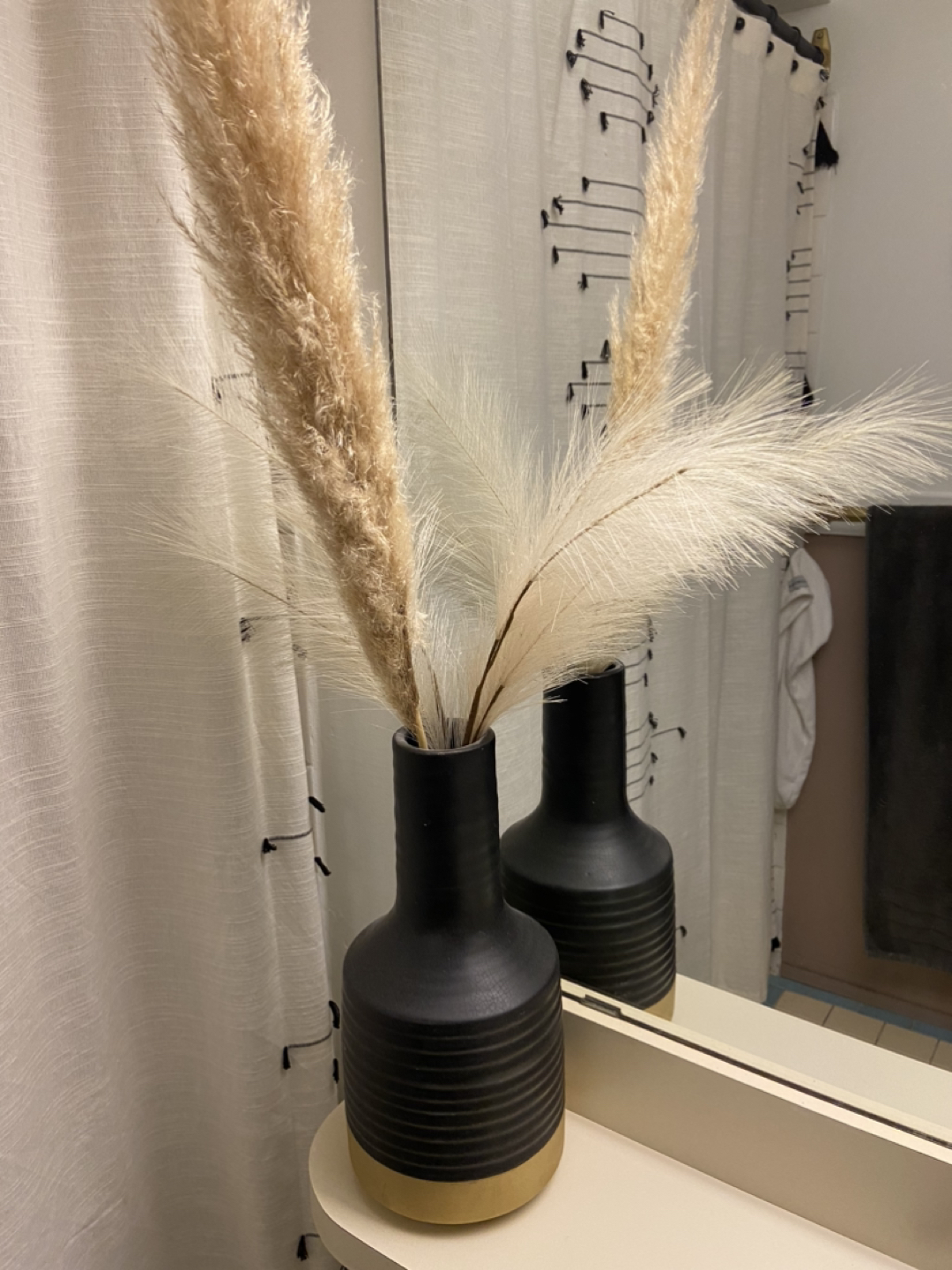 Black / Gold Vase with Pampas Grass - photo 4