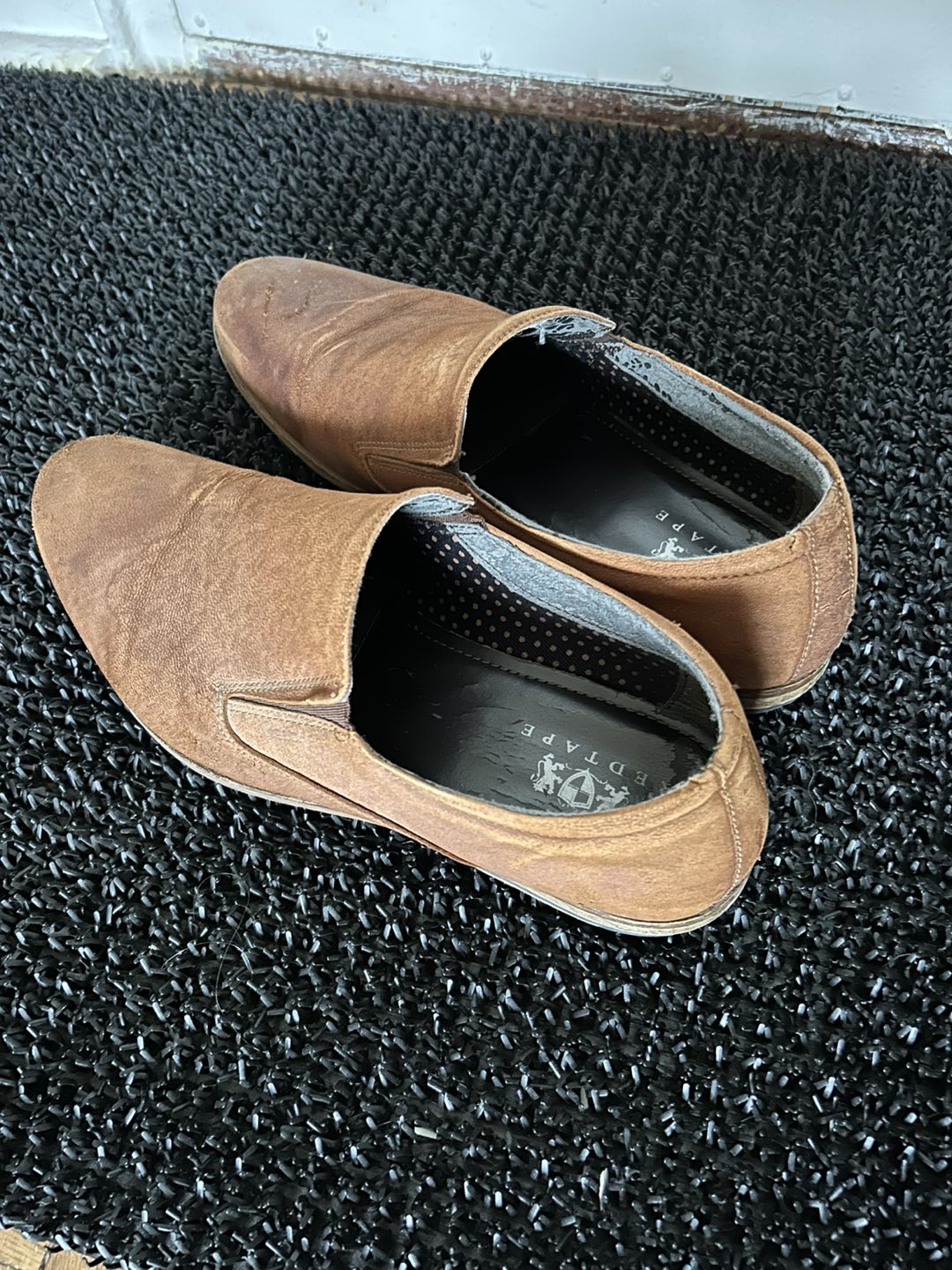 Free leather shoes thumbnail